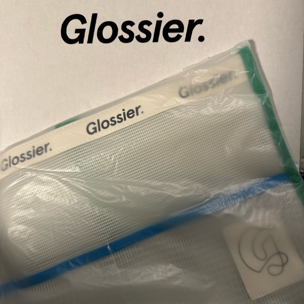 Glossier Miami Beach Bag NWT - Picture 3 of 9